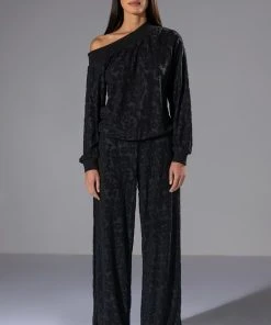 BE HERE TEXTURED WIDE LEG SWEATPANT -akira shop be here textured wide leg sweatpant black 3 3 c1