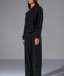 BE HERE TEXTURED WIDE LEG SWEATPANT -akira shop be here textured wide leg sweatpant black 4 4 c1