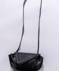 BIRDY BEAK FLAP BLACK PURSE