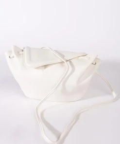 BIRDY BEAK FLAP WHITE PURSE -akira shop birdy beak flap white purse white 2 2 c1
