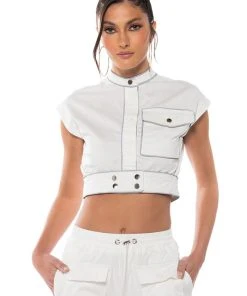 DESTINATION CROPPED CARGO TOP