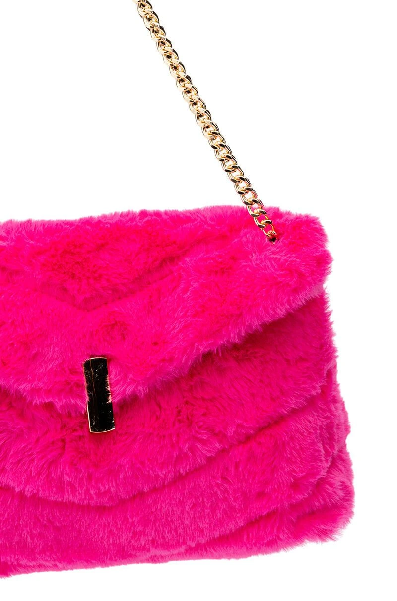 DIVINE FUCHSIA FAUX FUR PURSE 6 DIVINE FUCHSIA FAUX FUR PURSE - Image 4