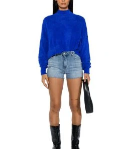 EVERYDAY MID RISE CUT OFF DENIM SHORT -akira shop everyday mid rise cut off denim short light blue 3 3