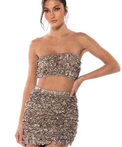 EYES ON ME TEXTURED TOP