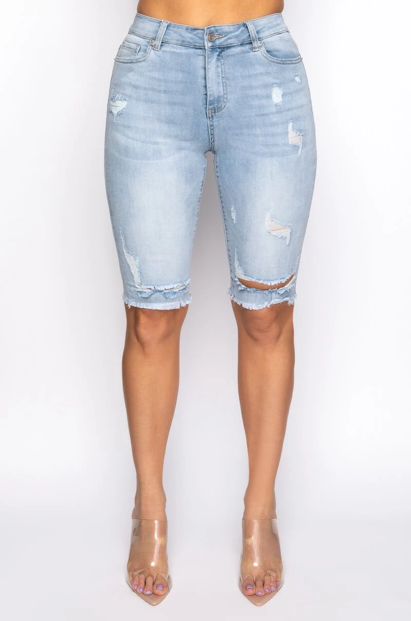 FLEX FIT EXTREME STRETCH DISTRESSED BERMUDA SHORTS 6 FLEX FIT EXTREME STRETCH DISTRESSED BERMUDA SHORTS - Image 4