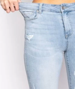 FLEX FIT EXTREME STRETCH DISTRESSED BERMUDA SHORTS 15 FLEX FIT EXTREME STRETCH DISTRESSED BERMUDA SHORTS -akira shop flex fit extreme stretch distressed bermuda shorts light blue denim 7 7