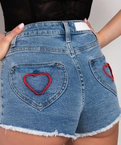 HEART EYES POCKET DETAIL MID RISE DENIM SHORT -akira shop heart eyes pocket detail mid rise denim short medium blue denim 7 7