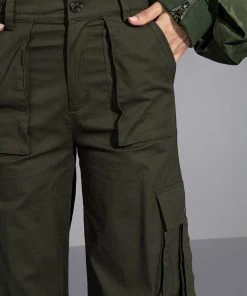 IT IS BACK CARGO PANTS -akira shop it is back cargo pants olive 11 11