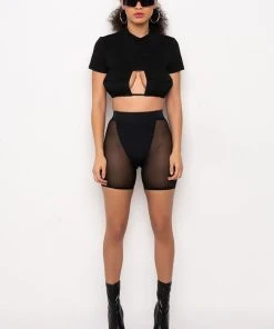 JEUNE POCKET DETAIL CUTOUT CROP TEE -akira shop jeune pocket detail cutout crop tee black 10 10