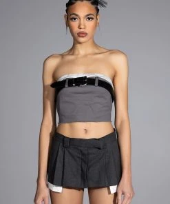 KISSES BELTED CROP TOP