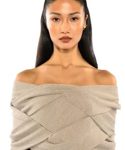KNOT YOUR AVERAGE GAL STRAPLESS KNIT TOP
