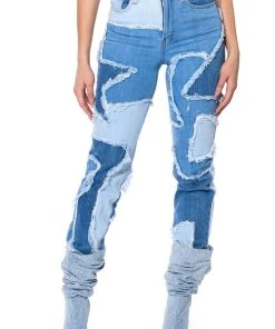 LITTLE BIT OF FUN FRAYED RELAXED FIT JEANS