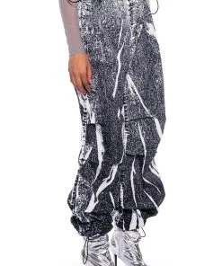 MACY FAUX DENIM LOOK PARACHUTE PANT -akira shop macy faux denim look parachute pant black 4 4