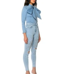 OUTTA THIS WORLD DISTRESSED RHINESTONE HIGH RISE SKINNY JEANS -akira shop outta this world distressed rhinestone high rise skinny jeans light blue denim 4 4 c1
