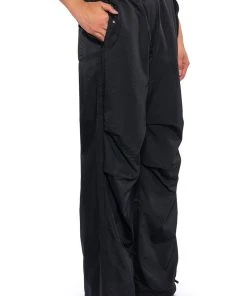RILEY WIDE LEG PARACHUTE PANT -akira shop riley wide leg parachute pant black 3 3 c1