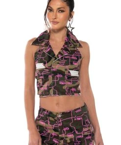 SILHOUETTE PRINT CAMO COLLARED HALTER TOP