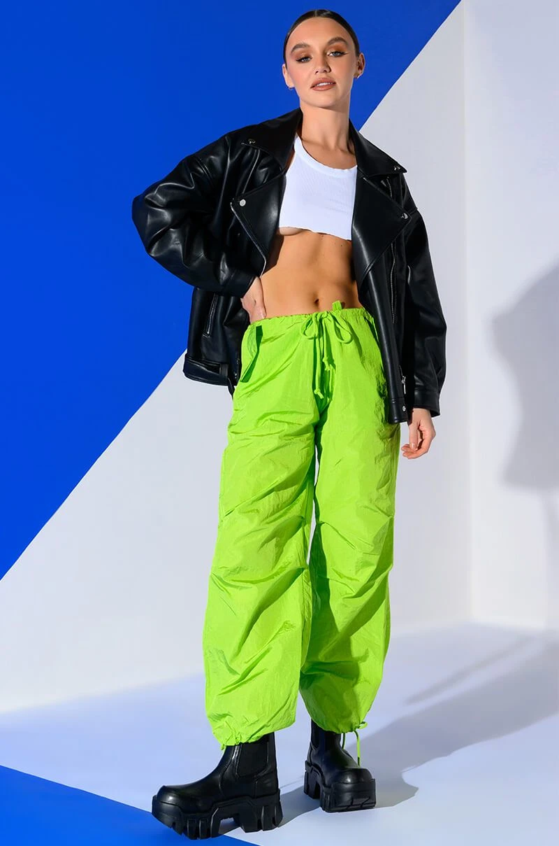 TOO LEGIT WIDE LEG CARGO PANTS 5 TOO LEGIT WIDE LEG CARGO PANTS - Image 3