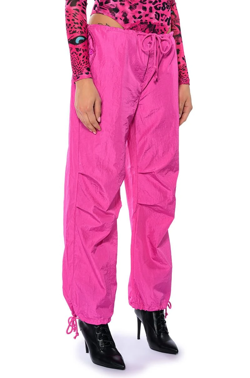 TOO LEGIT WIDE LEG CARGO PANTS 4 TOO LEGIT WIDE LEG CARGO PANTS - Image 2