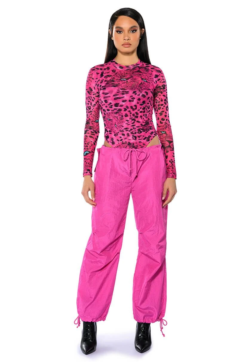 TOO LEGIT WIDE LEG CARGO PANTS 5 TOO LEGIT WIDE LEG CARGO PANTS - Image 3